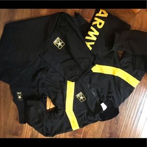 US Army track suit bundle tank & t-shirt! NW!